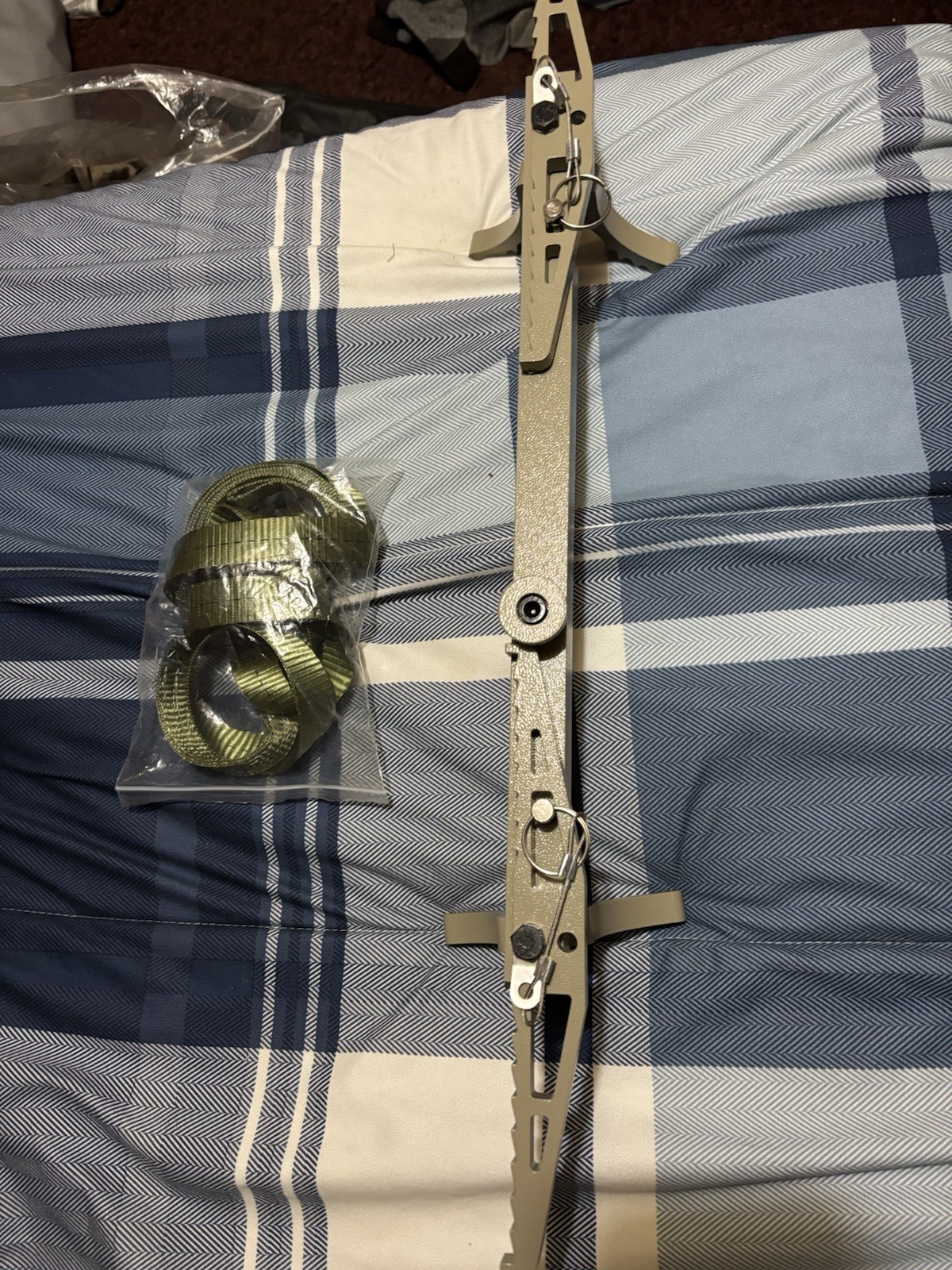 1 Stick And Strap And Aider