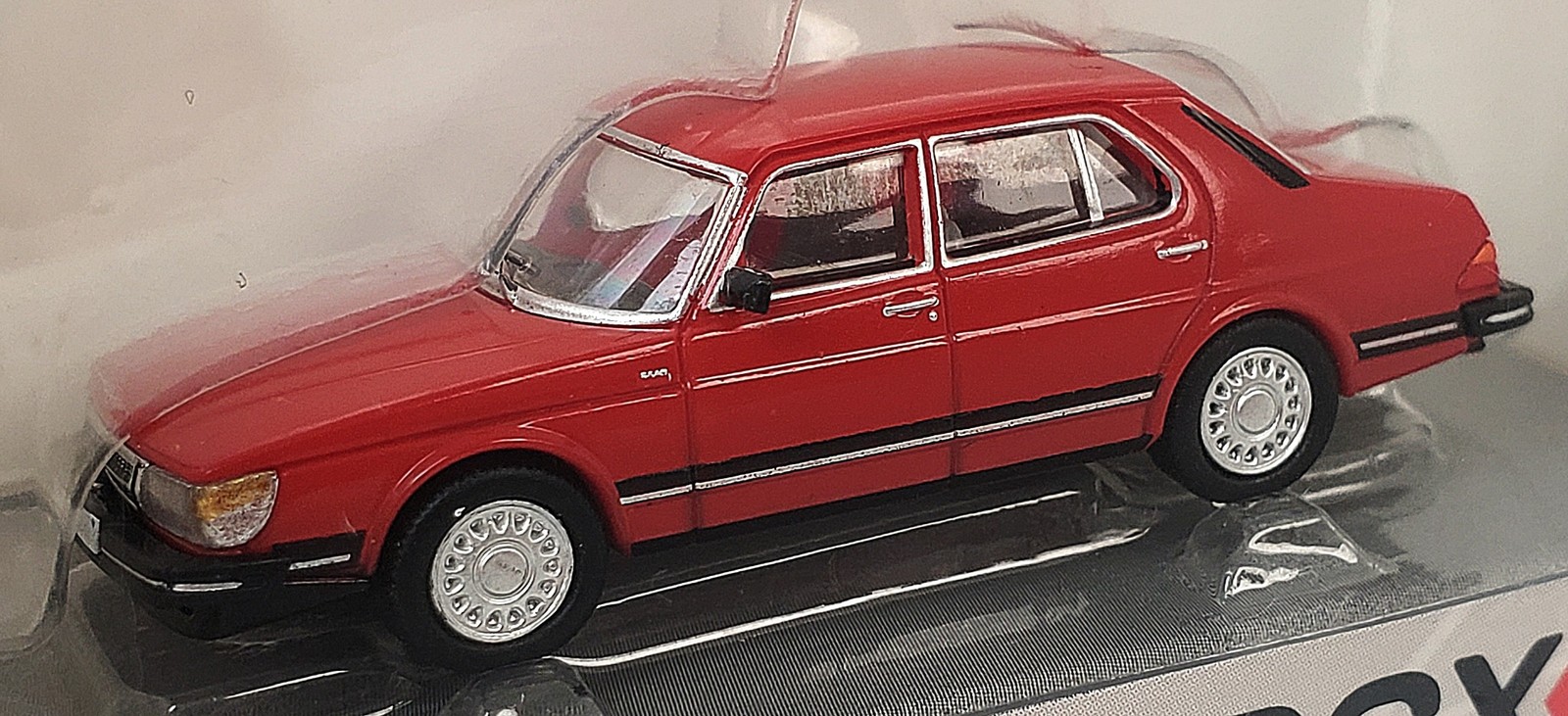 Brekina NEW HO 1/87 Scale 1986 SAAB 900 Turbo Sedan in Red Finish