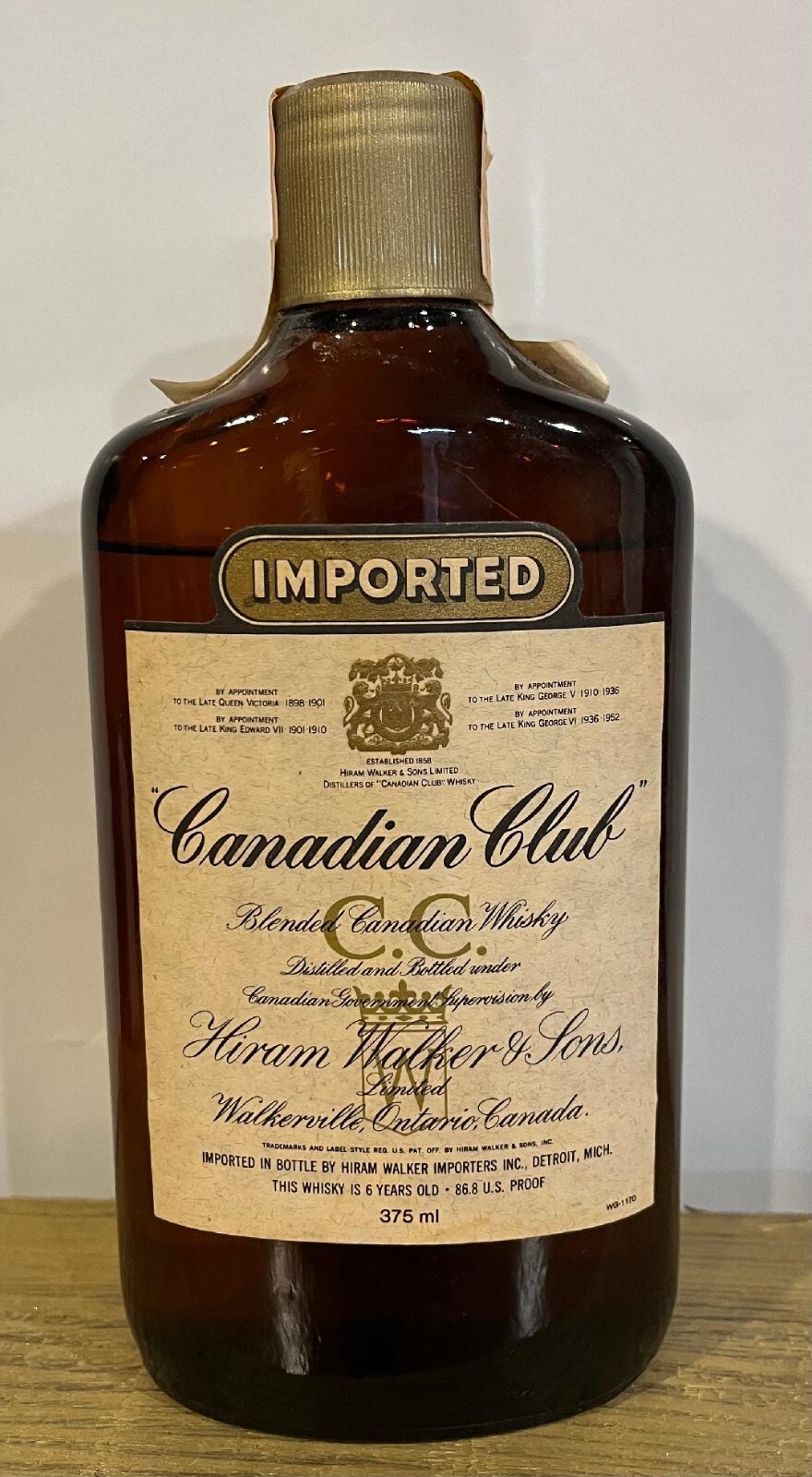 CANADIAN CLUB WHISKY VINTAGE 1979 EMPTY 375ml BROWN GLASS BOTTLE HIRAM WALKER