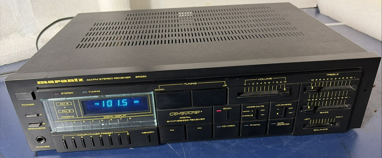 Vintage Marantz SR250 AM/FM Stereo Receiver -Phono Input - Works & Looks Great!