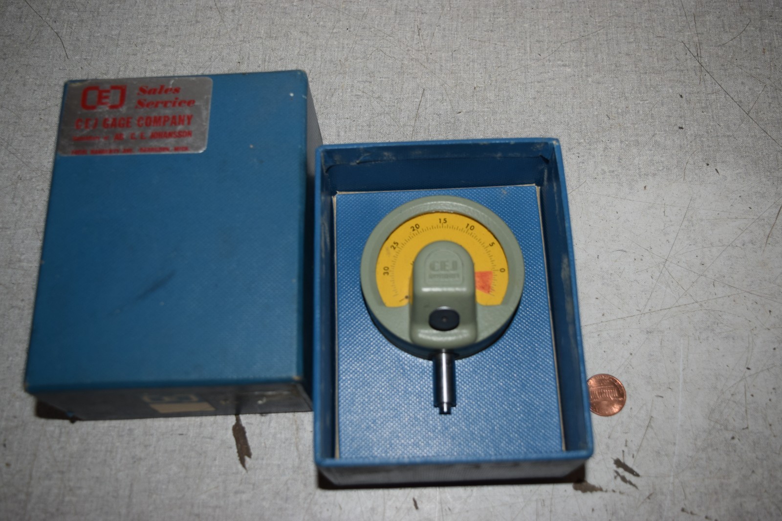 CEJ Gage Company Mikrokator S502E-4 Indicator Div 0.00005"