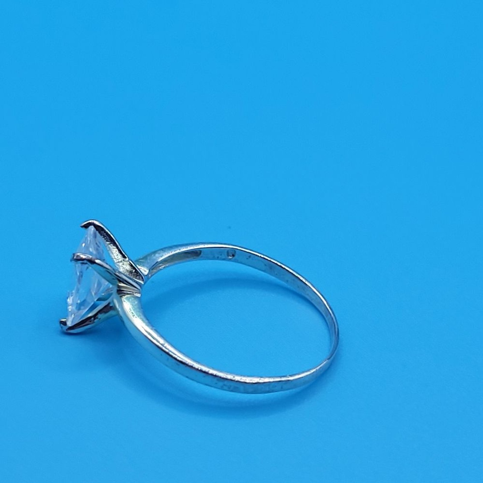 Sterling Silver Clear CZ Center Stone ring Size 7.75