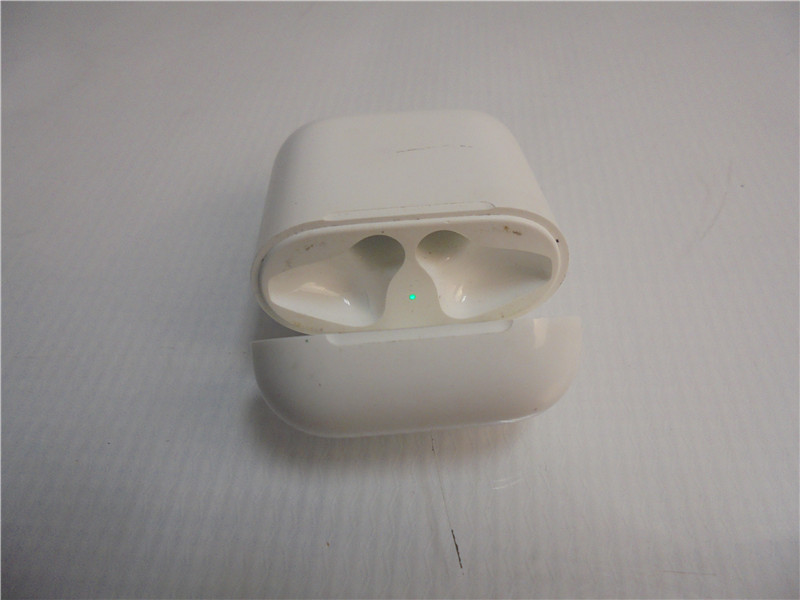 Apple AirPods A1602 Wireless Bluetooth Earbuds with Charging Case Tested