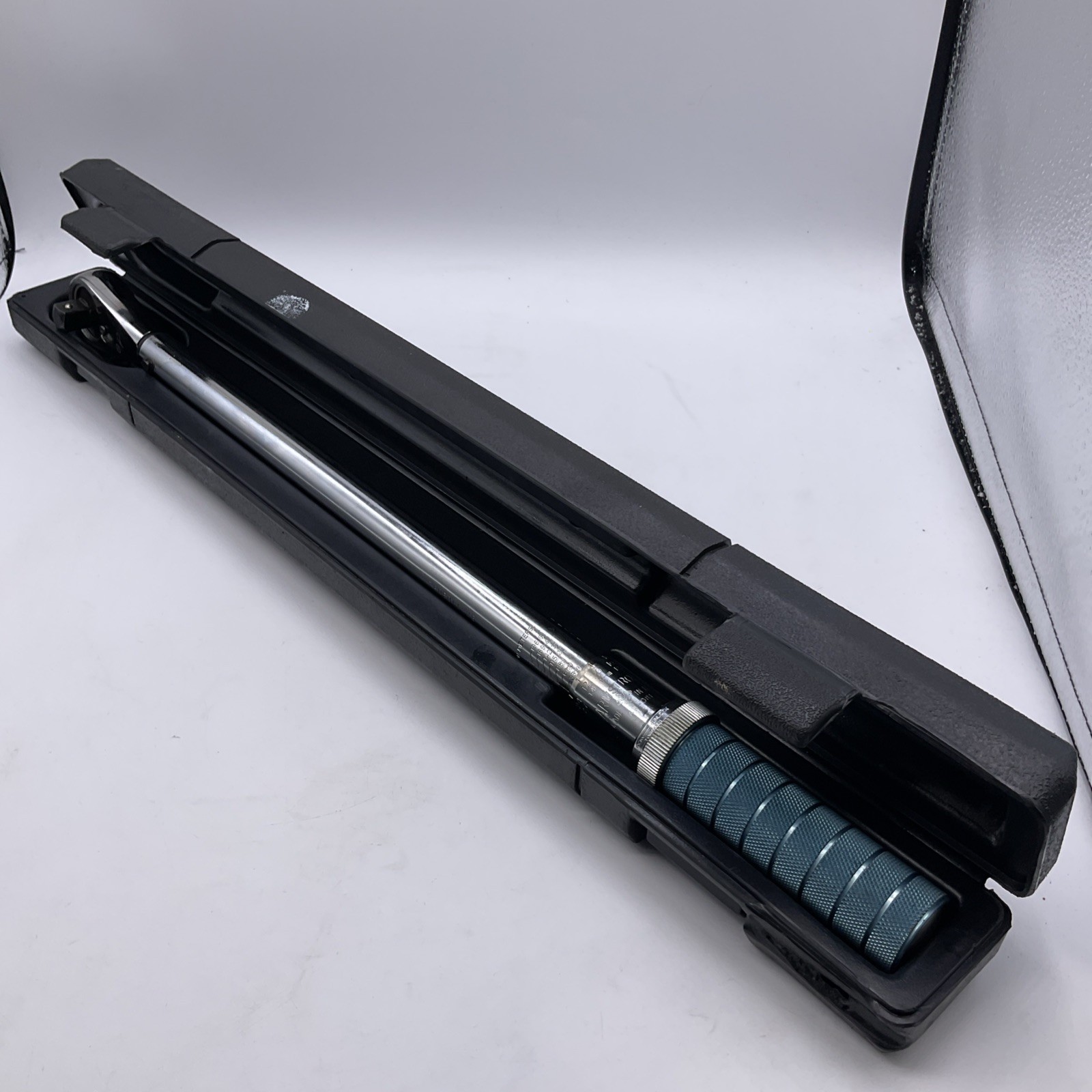 Armstrong 64-081 1/2" Micrometer Adjustable Clicker Torque Wrench USA