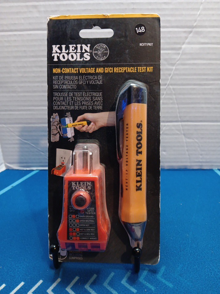 NEW Klein Tools NCVT1PKIT Non-Contact Voltage and GFCI Receptacle Test Kit