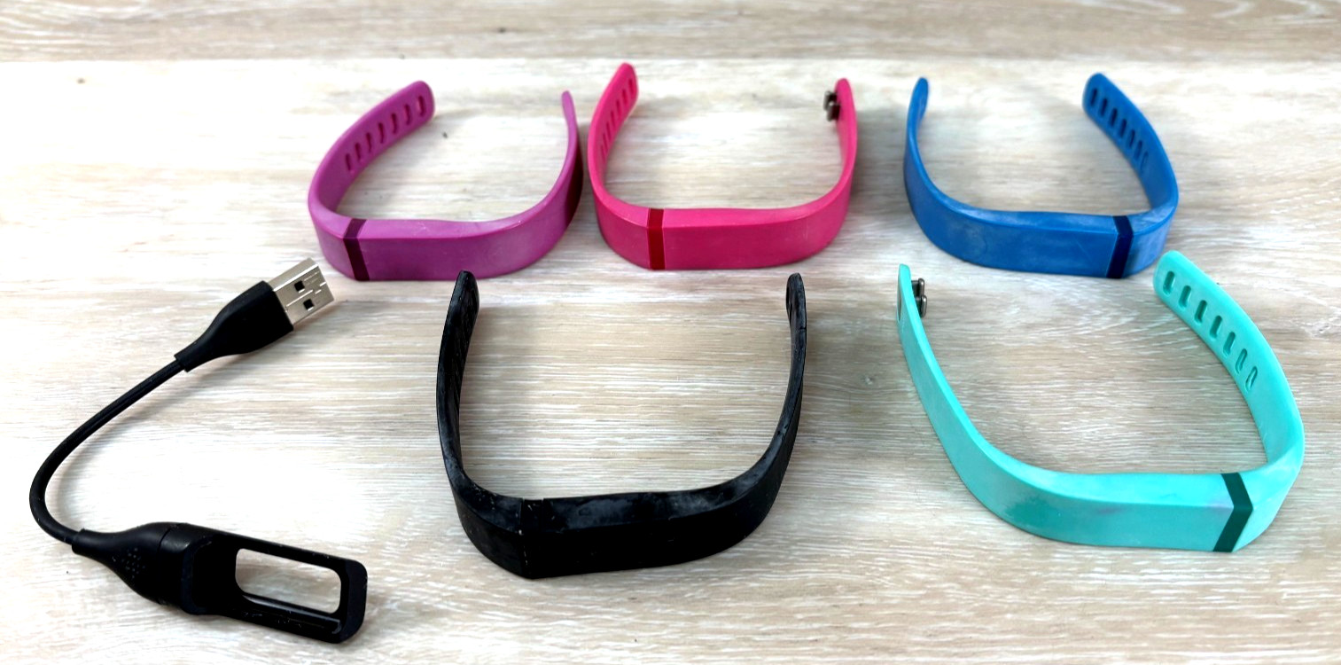FITBIT Flex Accessory Wristbands Set of 5 Multi Colored Bands + USB  SMALL