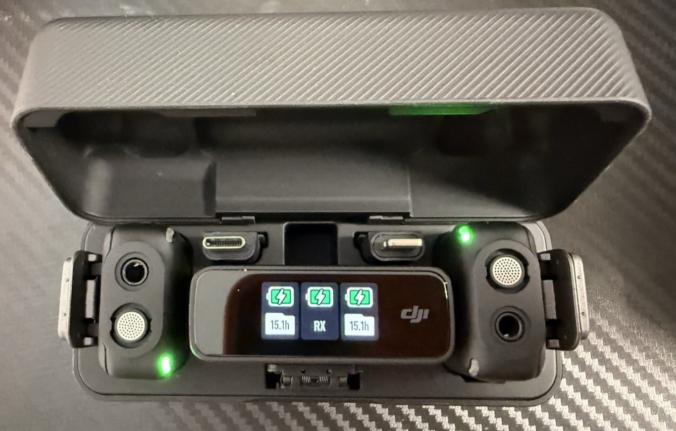DJI Mic Wireless Microphone Kit 2 TX + 1 RX + Charging Case