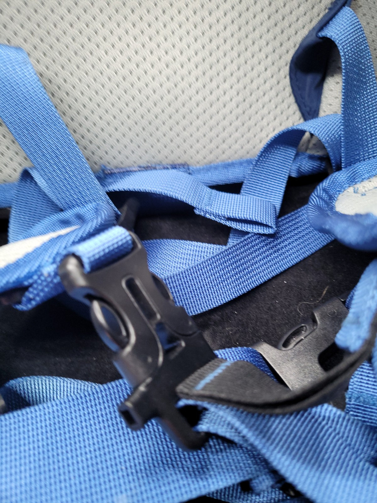 Ski & Snowboard Training Harness for Kids - 2 Guiding Straps to Steer & Control