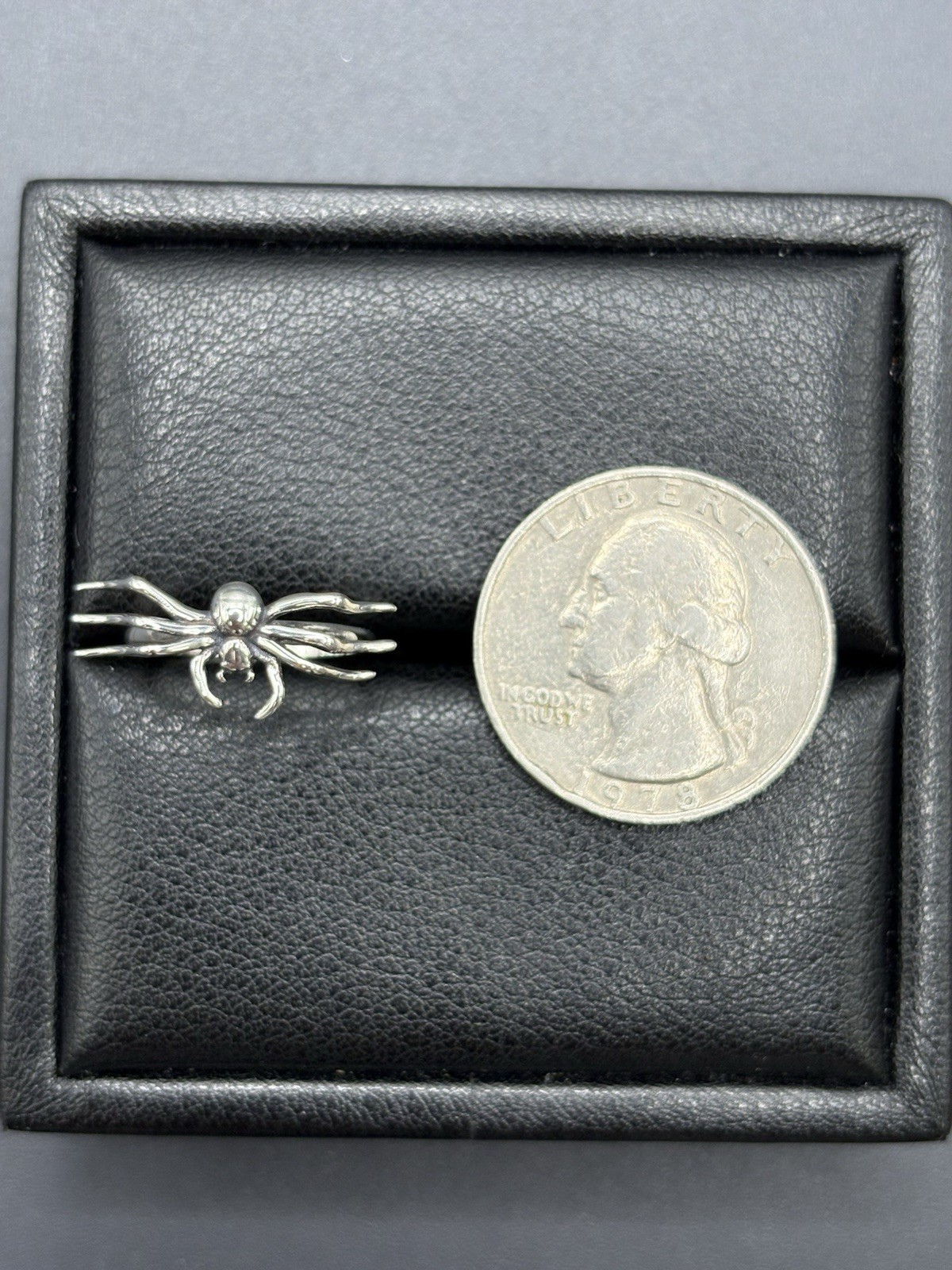 New Condition Sterling Silver Spider Toe Ring 925 B13