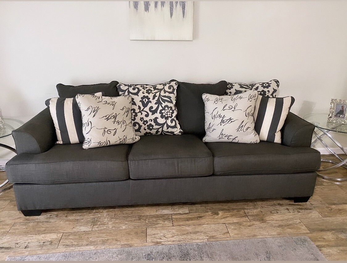Living Room Sofa For sale! Jacksonville, FL !!