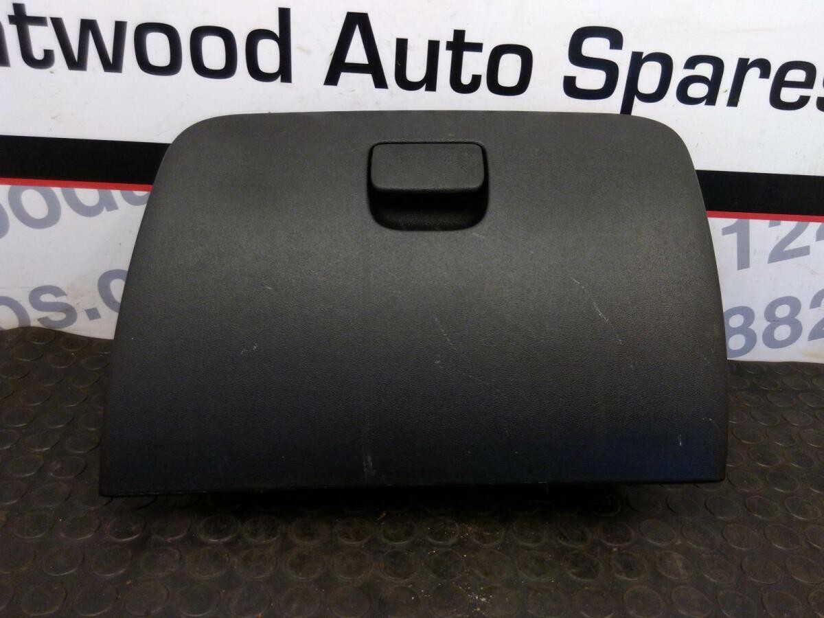 Hyundai i10 2010 Glovebox Lid 0X845-11900