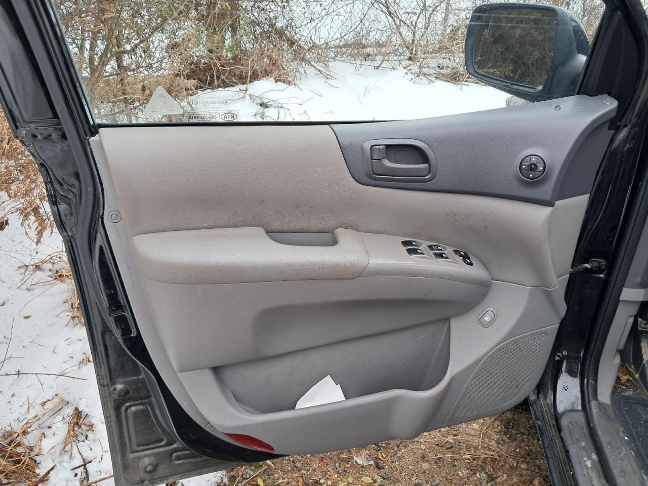 SEDONA 2012 Glove Box 4953442