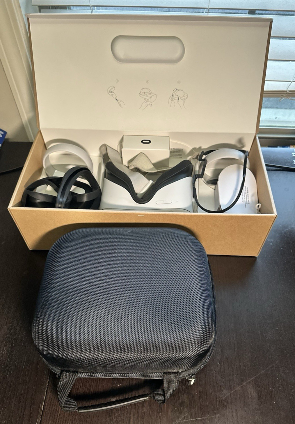 Oculus Quest 2 128GB VR Headset - Everything in Box and Case