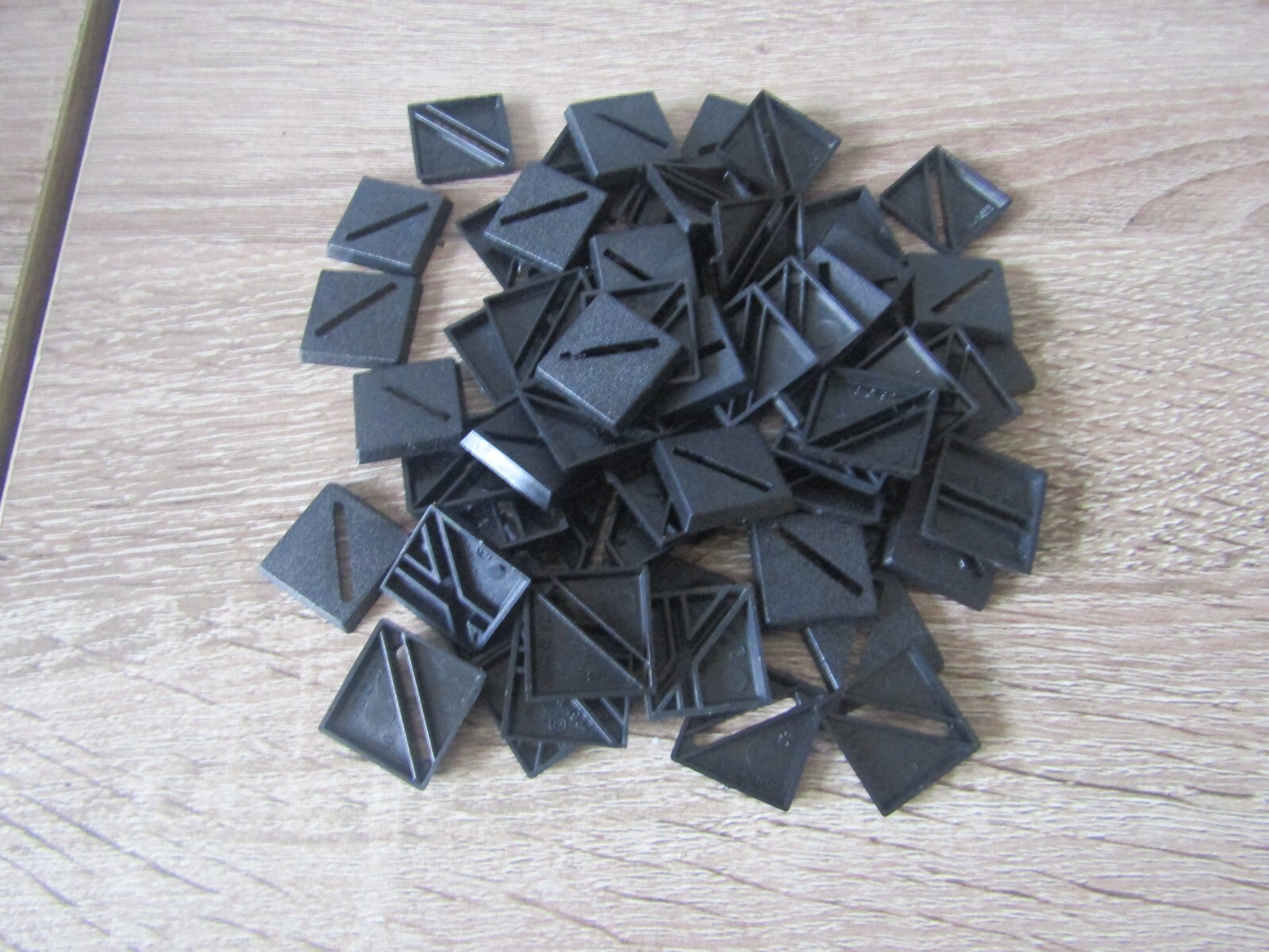 WARGAMES 20MM BASES SQUARE SLOTTED FREE UK POSTAGE