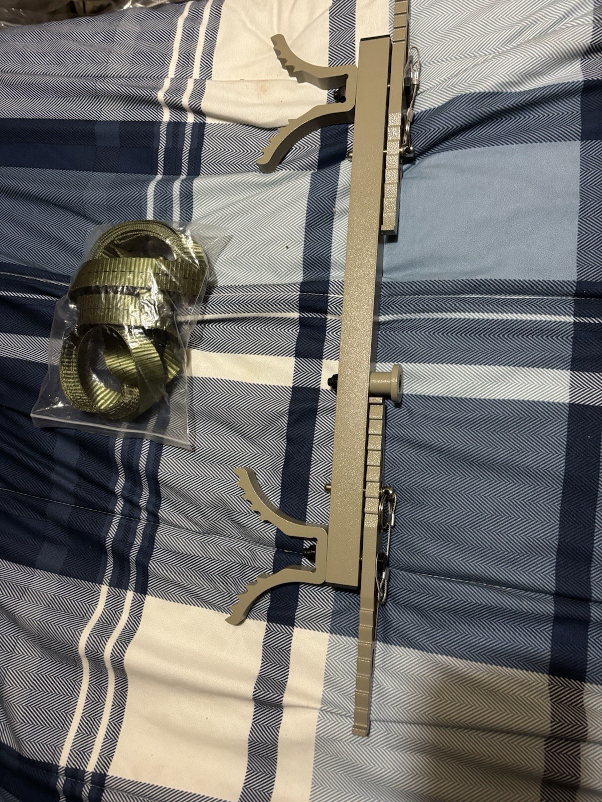 1 Stick And Strap And Aider