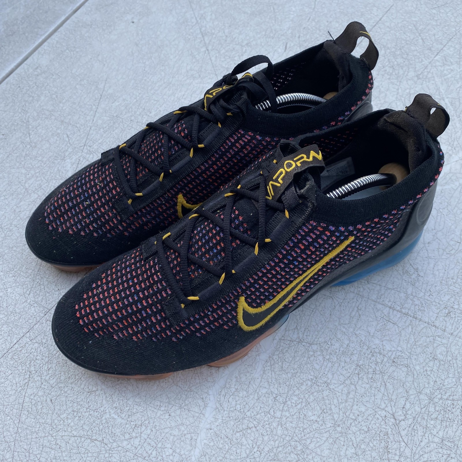 Nike Air VaporMax 2021 Flyknit Shoes Mens 11 Black Yellow Sneakers DV2118-001