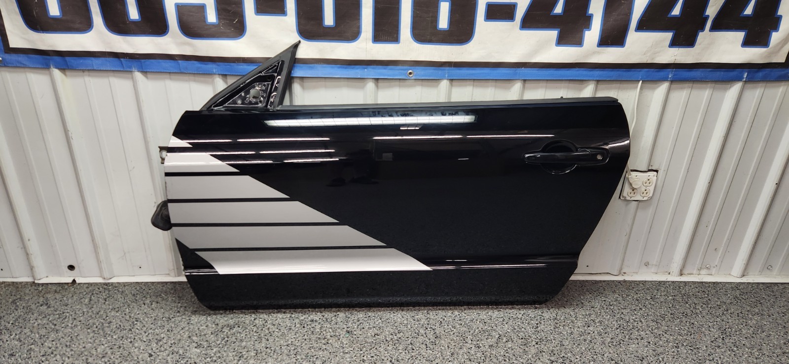2005-2009 Ford Mustang GT V6 LH Driver Door Complete w/Glass "UA" OEM