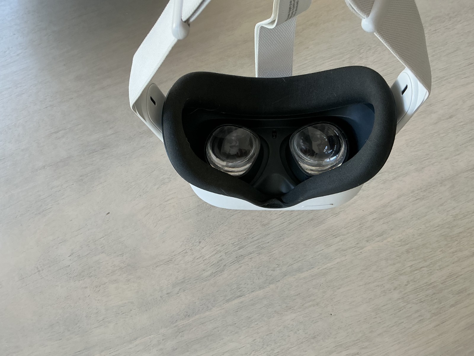 Meta Quest 2 Virtual Reality Headset 256GB Bundle Good Condition