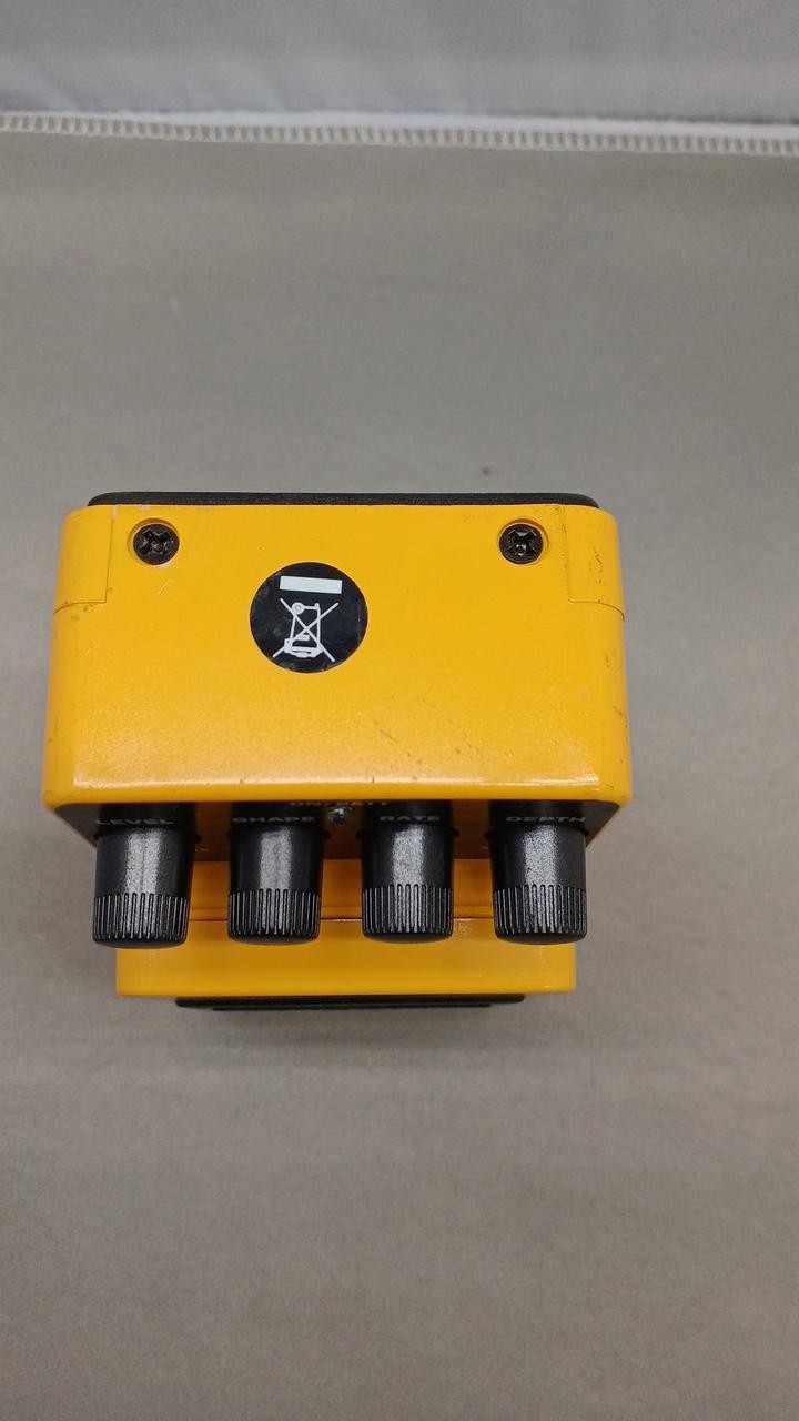 Behringer BCH100 Chorus Pedal Effects Guitar Used