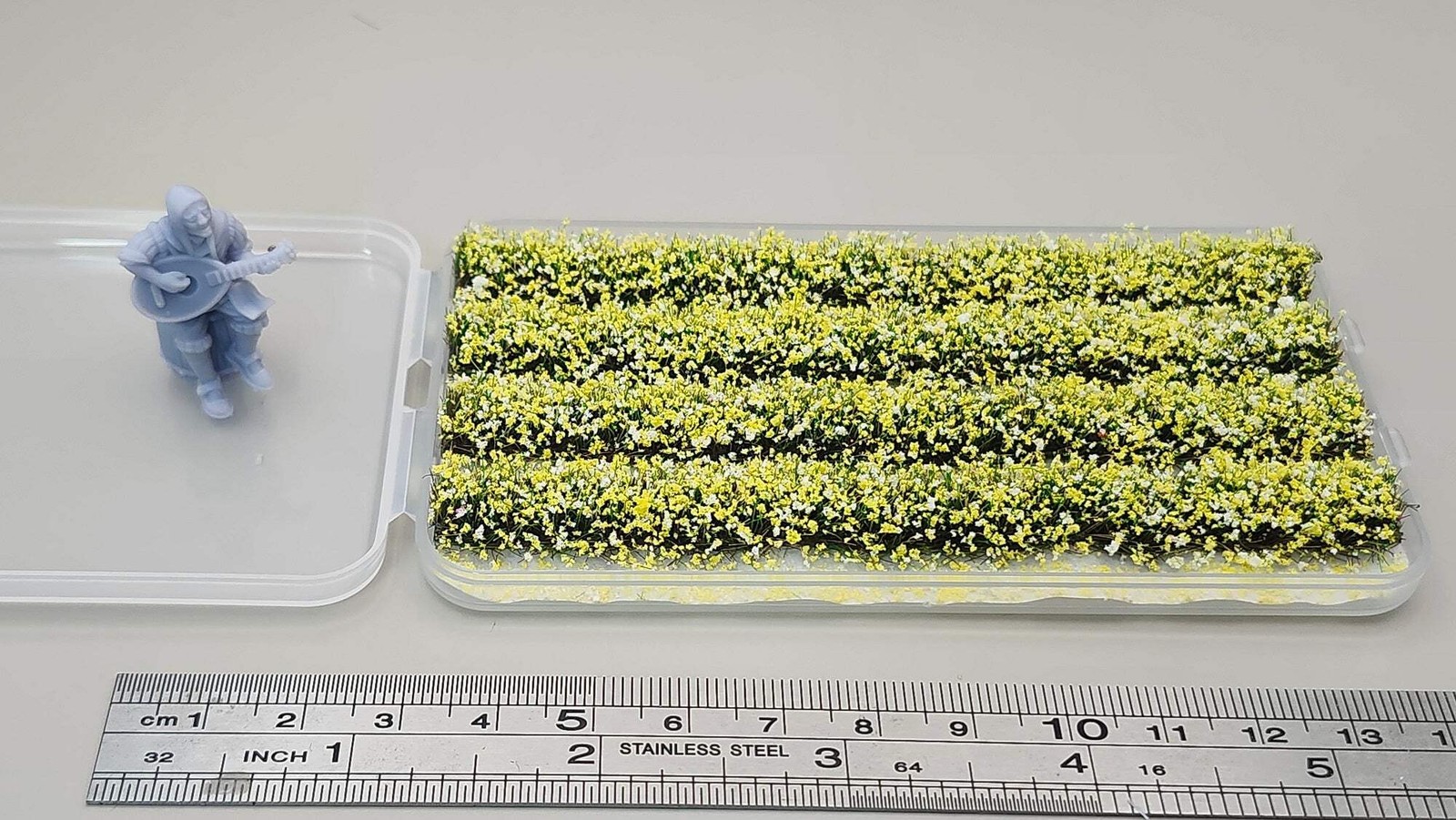 JHT - Wild Chrysanthemum Strip Flower Cluster - Self Adhesive Grass Tufts - 8mm