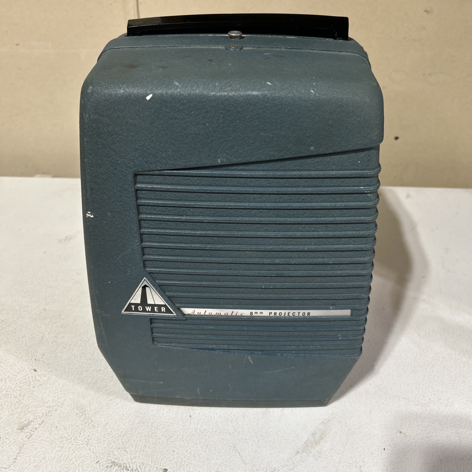 Vintage Tower Super Automatic 8mm PROJECTOR Model 584.92922 works 2-reels