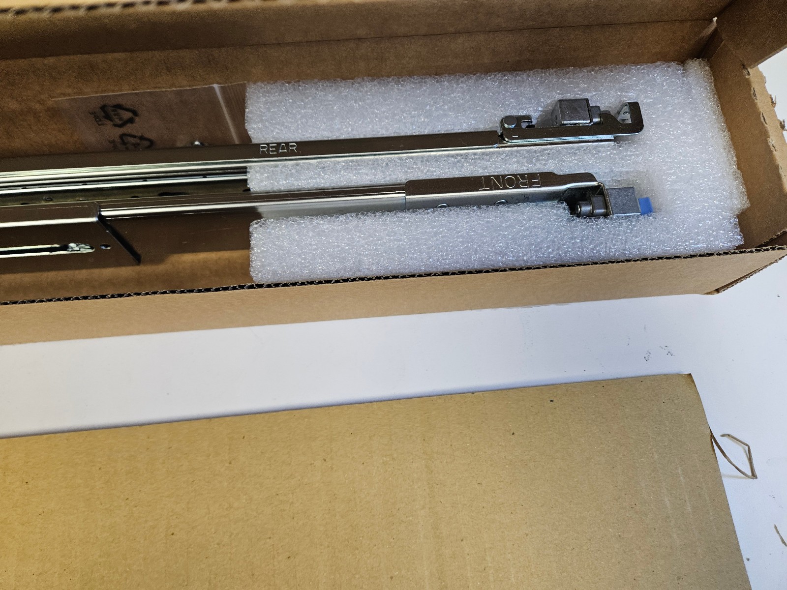 King Slide 3A61-5590 Rail Kit 4 post *NEW*