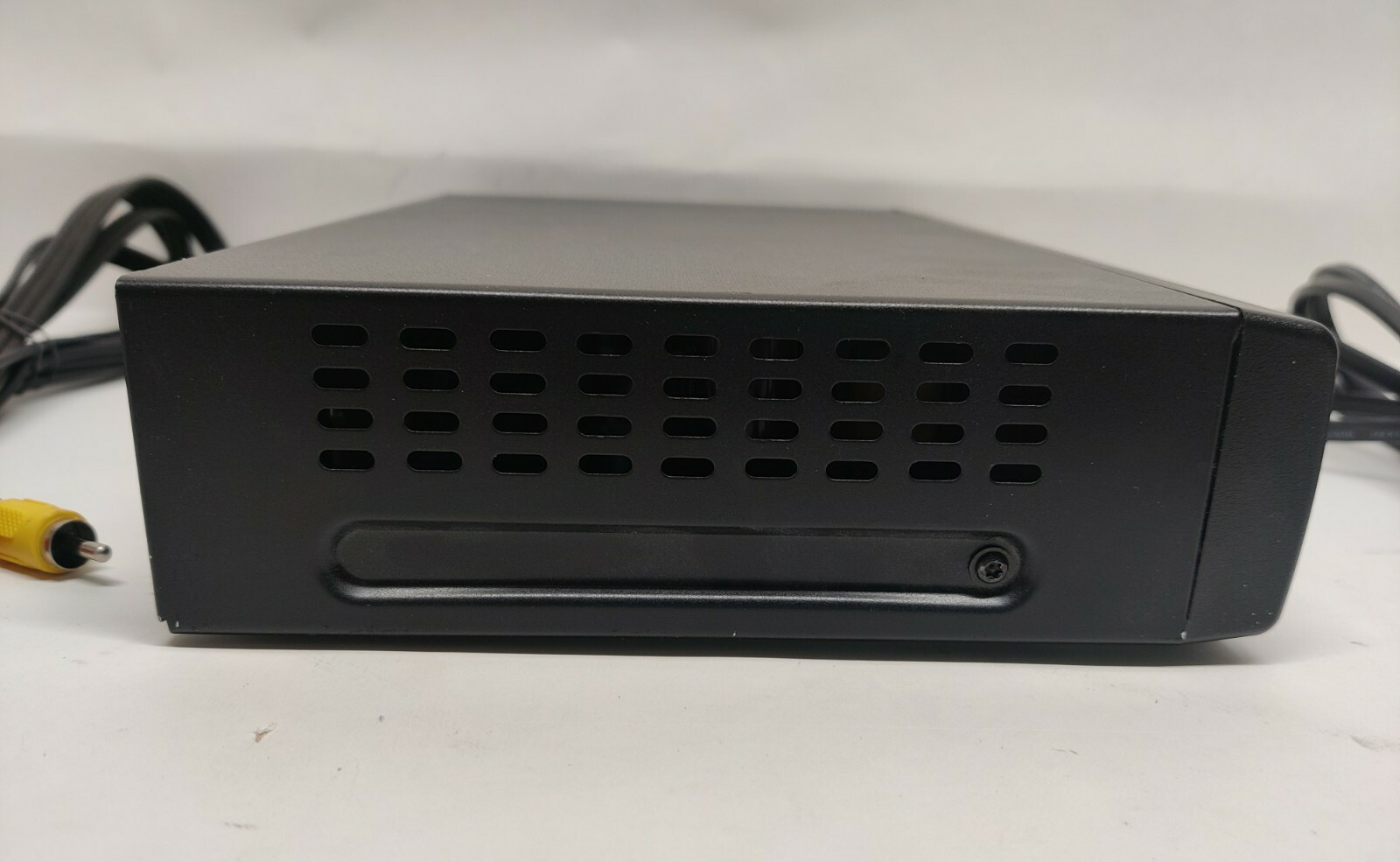 DIRECTV D12-100 No Remote No Access Card