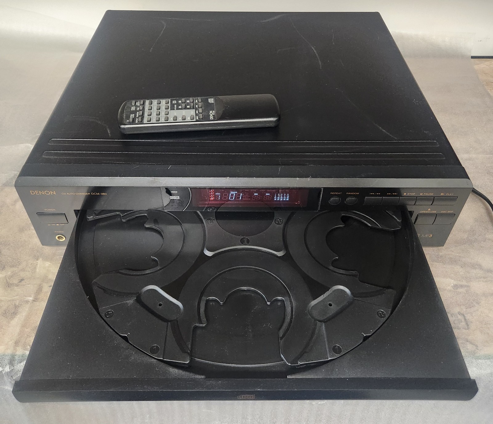 Denon 5 Disc CD Auto Changer Model #DCM-380
