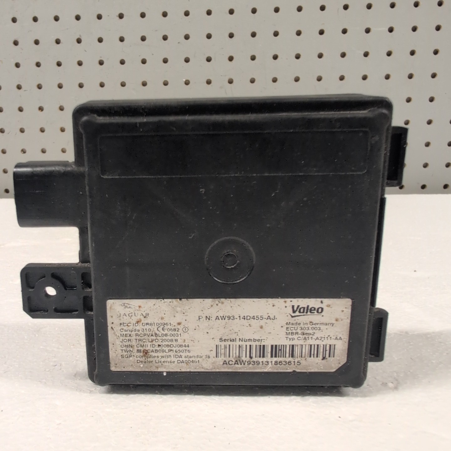 10-15 JAGUAR XJ XJR - LEFT OR RIGHT BLIND SPOT SENSOR CONTROL MODULE OEM (6945)