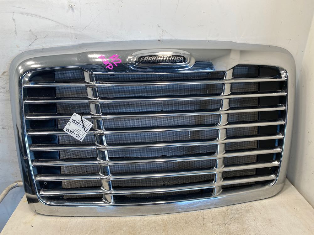 Freightliner Grille 1716026002 (610-12450)