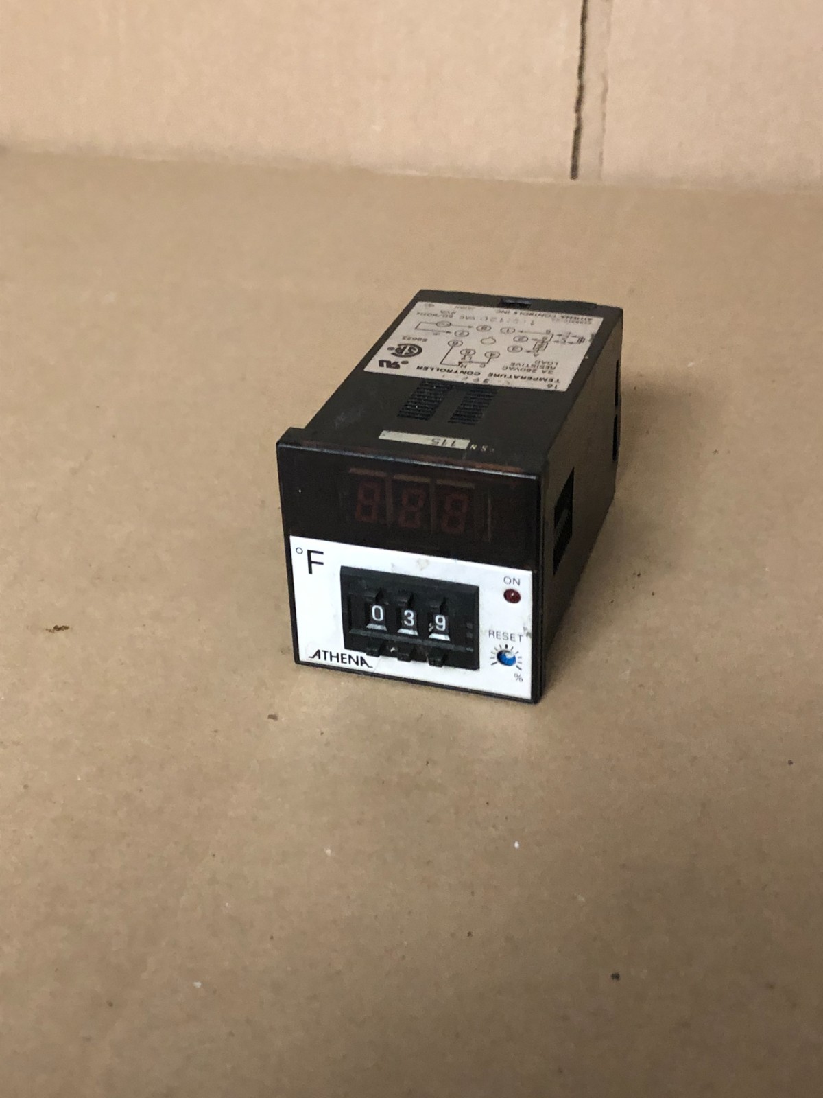 ATHENA 2488310-2A TEMPERATURE CONTROLLER C-39F
