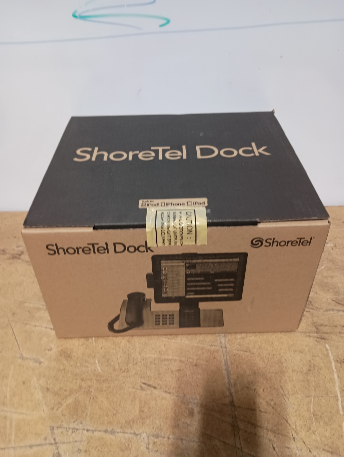 Shoretel Dock D100/3 IP Phone For Apple IPhone IPad IPod Docking Stations NEW!