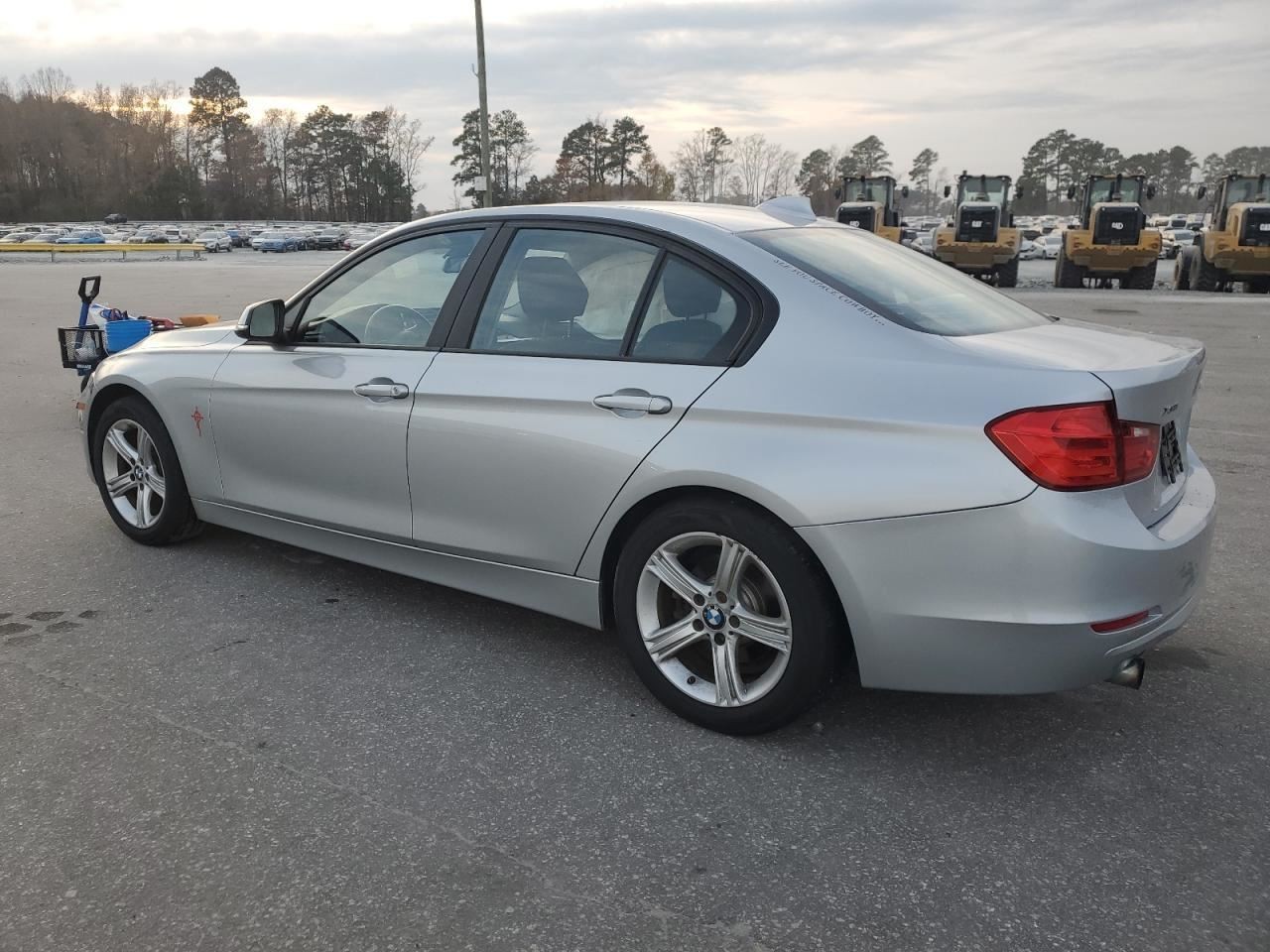 320I 2013 Glove Box 4969493