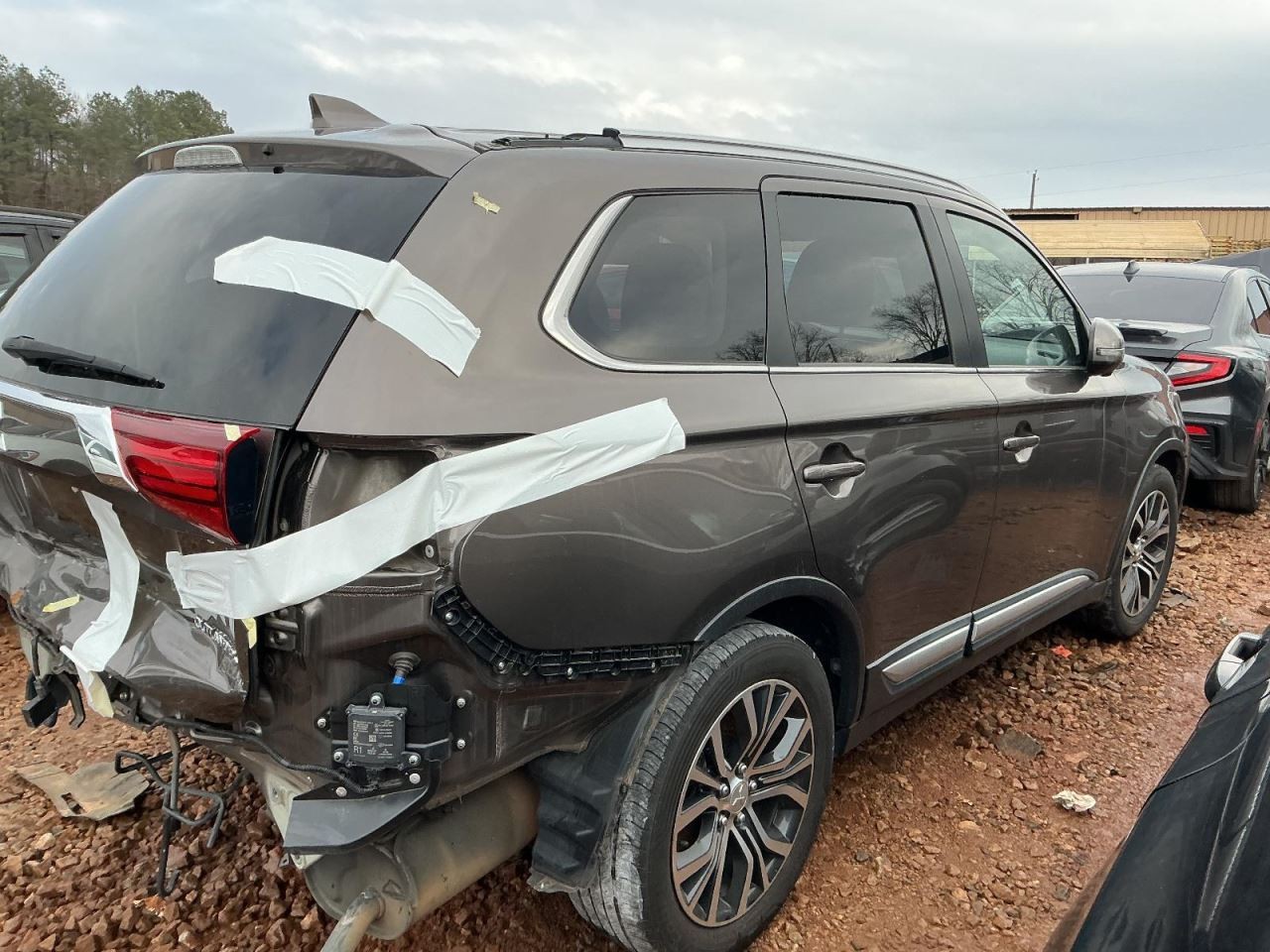 OUTLANDER 2017 Glove Box 4949592