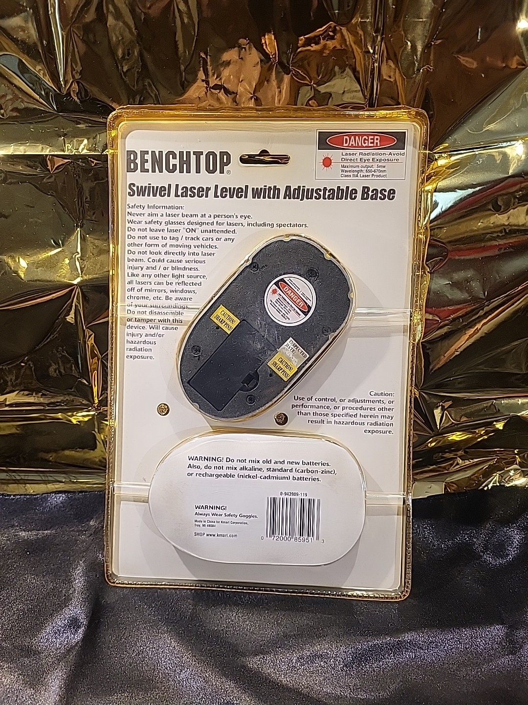 Benchtop swivel laser level with adjustable base