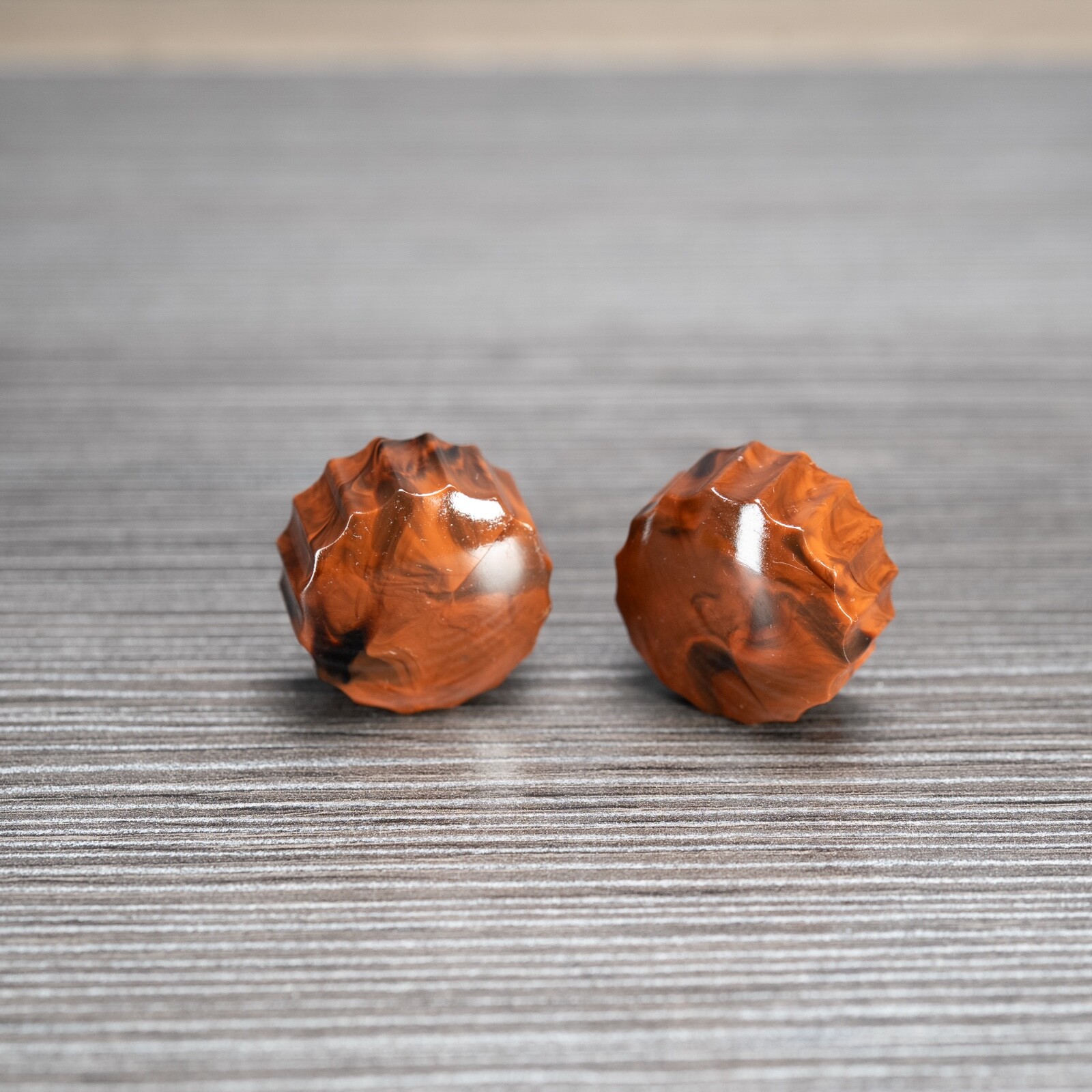 Midcentury Tube Radio Knobs 1940s-50s 2pc Swirled Brown Plastic 1/4" D Shaft