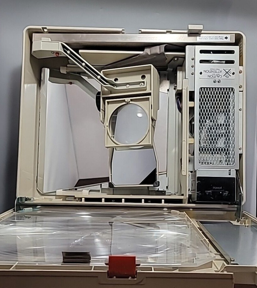 ELMO RETRO TRANSPARENCY OVERHEAD PROJECTOR MODEL HP-285S *FOR PARTS*