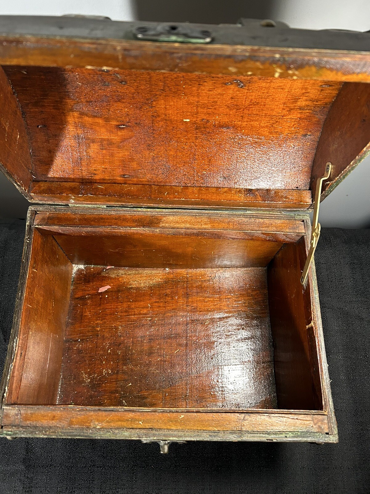 Decorative Chest - Storage Box Large With a leather handle
