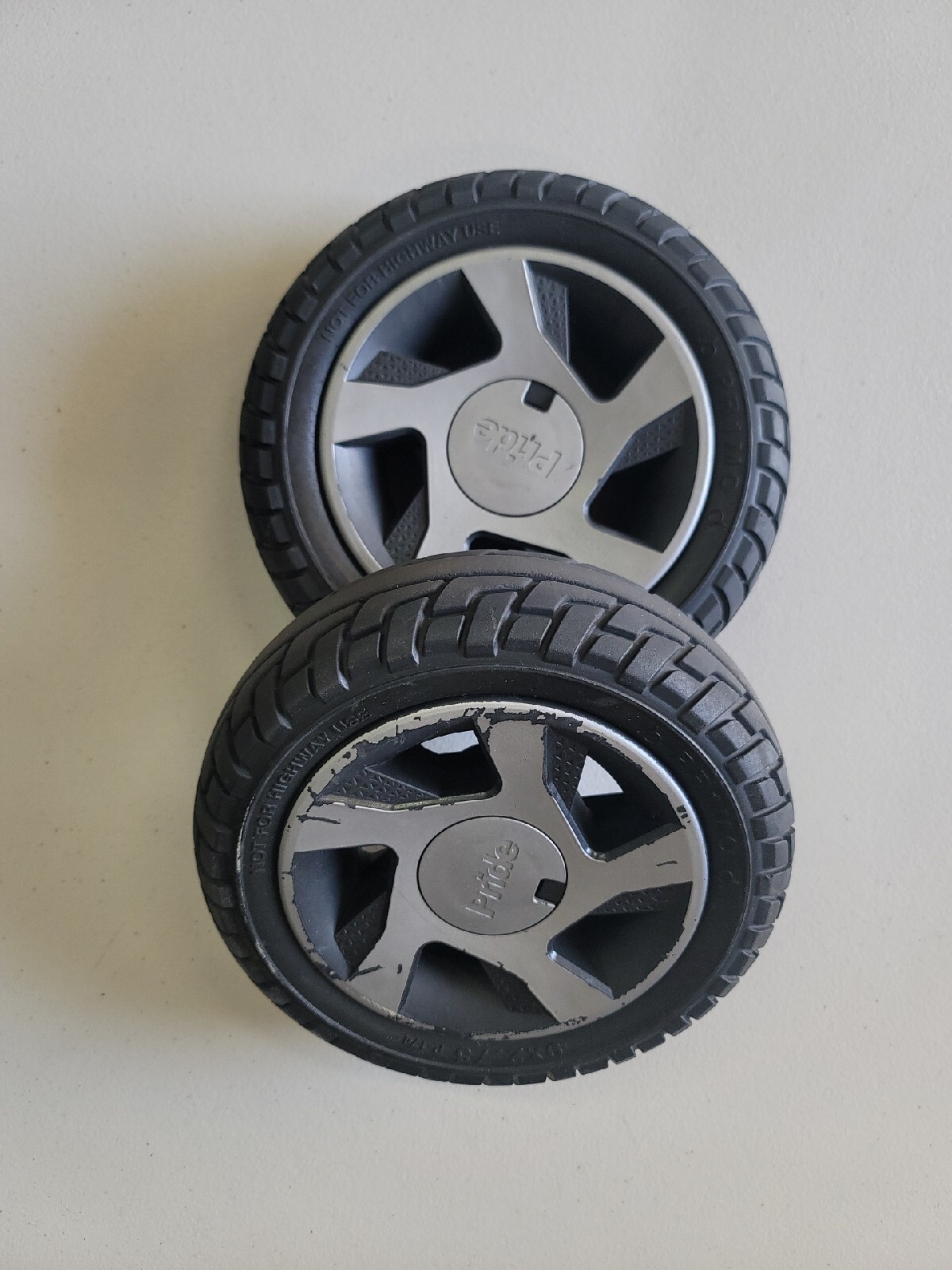 L/R PRIMO 9 × 2.75 P174 Pride Zero Turn 10 Z10 Scooters Foam filled tires