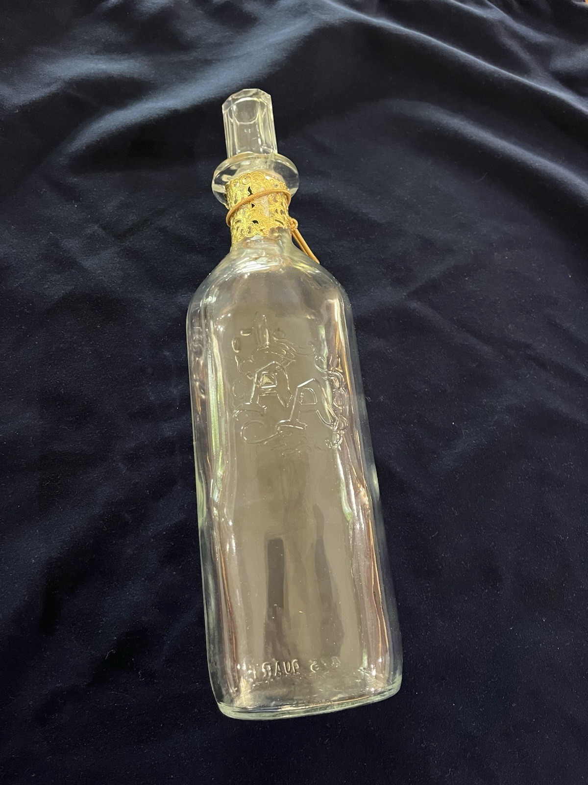 Vintage AA Ancient Age EmbossedKentucky Bourbon 4/5 Quart Liquor Bottle & Cap