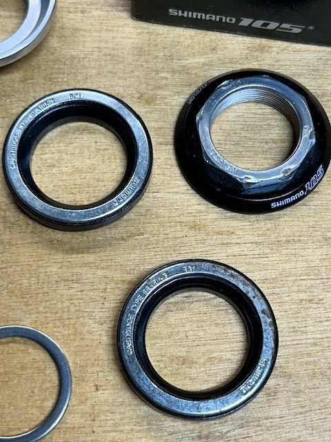 NOS Shimano 105 Threaded Headset HP-5501S