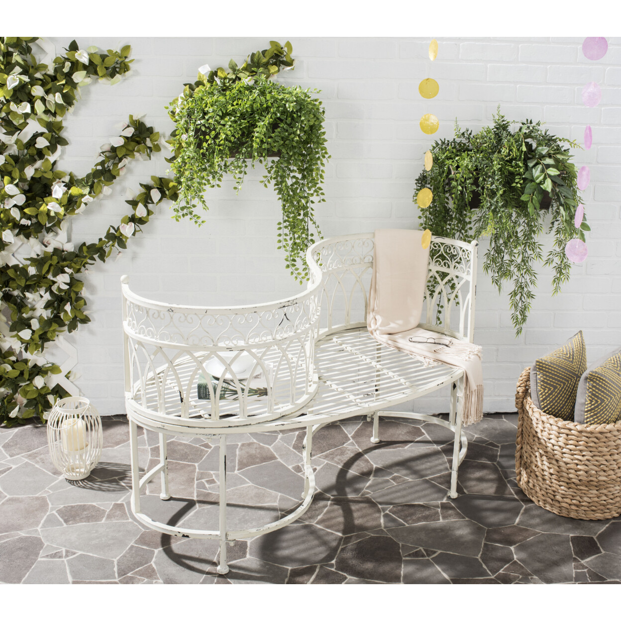 SAFAVIEH Outdoor Collection Lara Kissing Bench | Antique White |