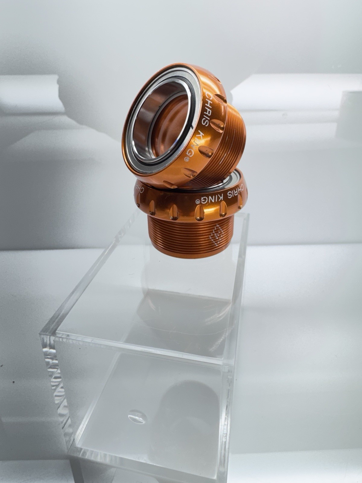 chris king • 24mm threadfit bottom bracket 68-73mm
