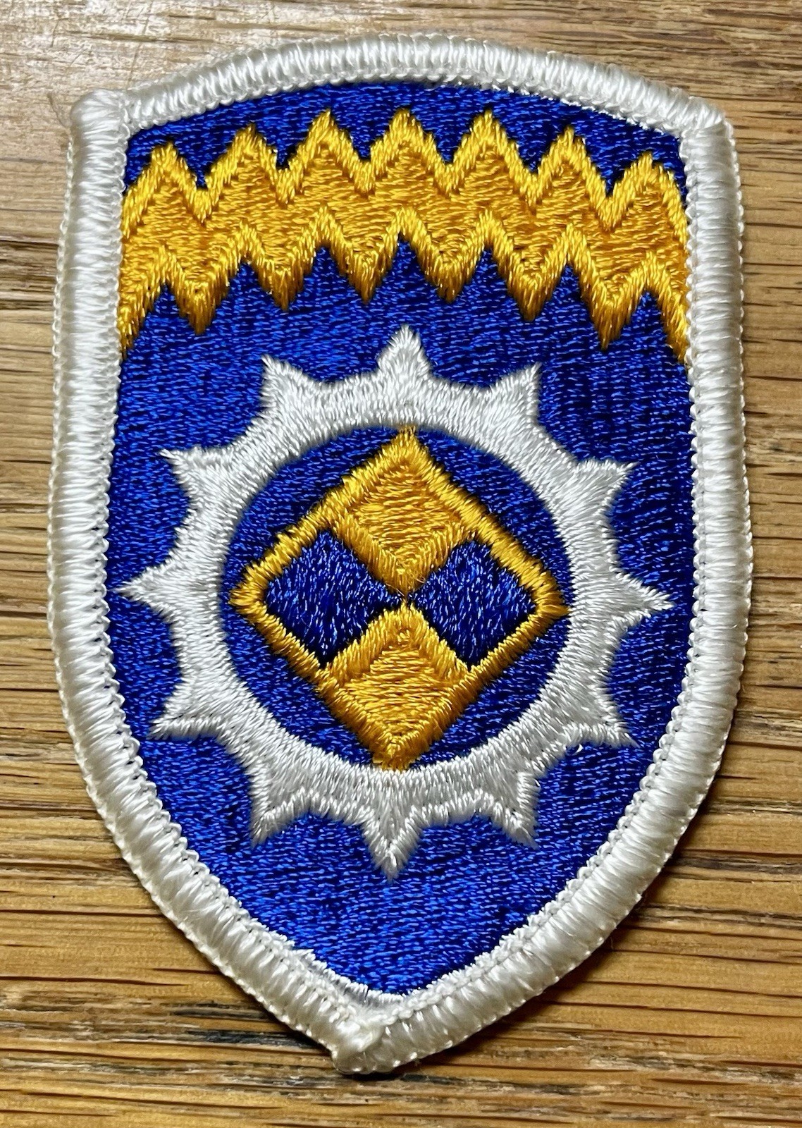 ORIGINAL 1966-1970’s US ARMY ALASKA SUPPORT COMMAND PATCH - MERROWED EDGE -GLOWS
