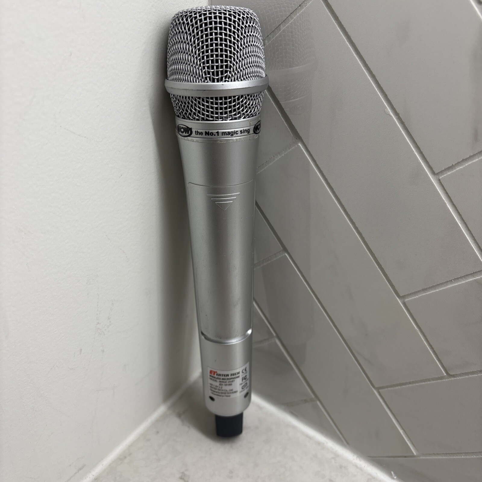 Magic Sing EG-18000 Wireless Karaoke Microphone 🎤 Mic. Does Not Turn On.