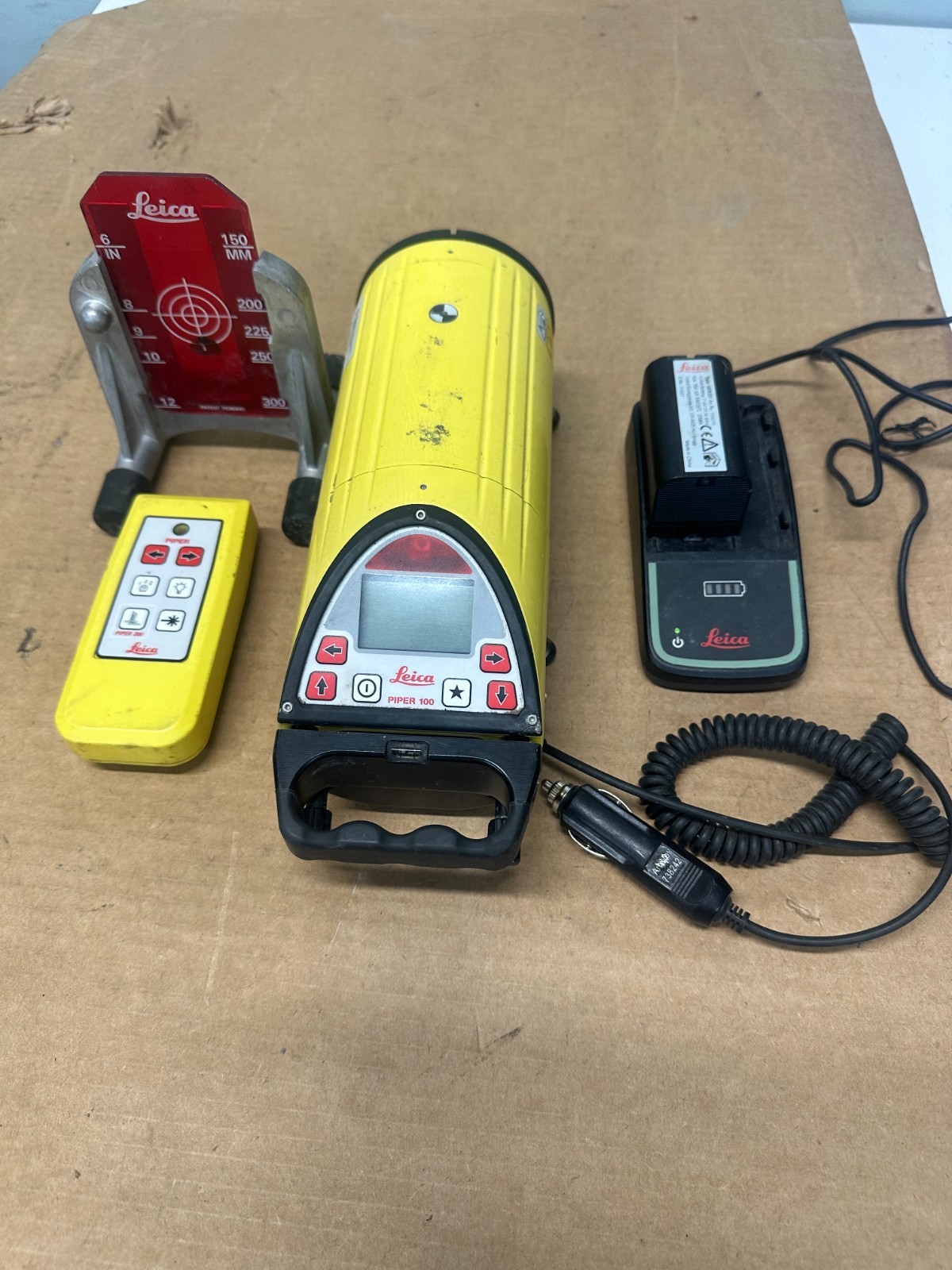 Leica Piper 100 3R Green Beam Pipe Laser Package with IR Remote