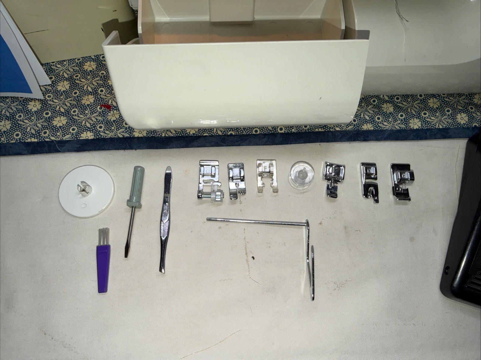 Janome Decor Excel 5018 Sewing Machine. Stitches Great-Reverse Does Not Work.