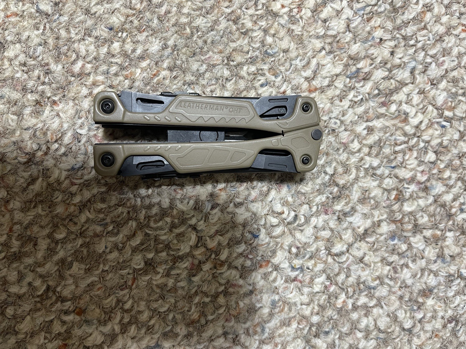 Leatherman OHT Multi-Tool Folding Pliers w/ Knife Blade & Saw Tan/Black