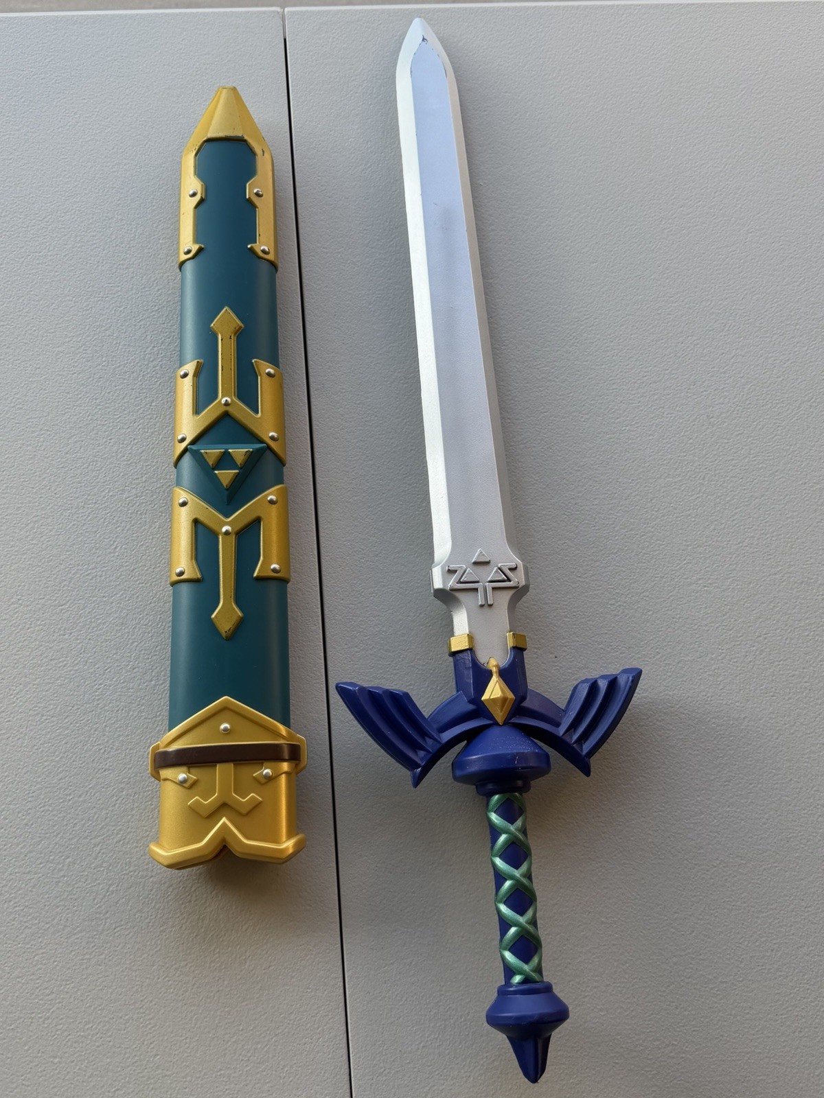 NINTENDO LEGEND OF ZELDA SWORD SHEATH SKYWARD THE MASTER LINK COSPLAY