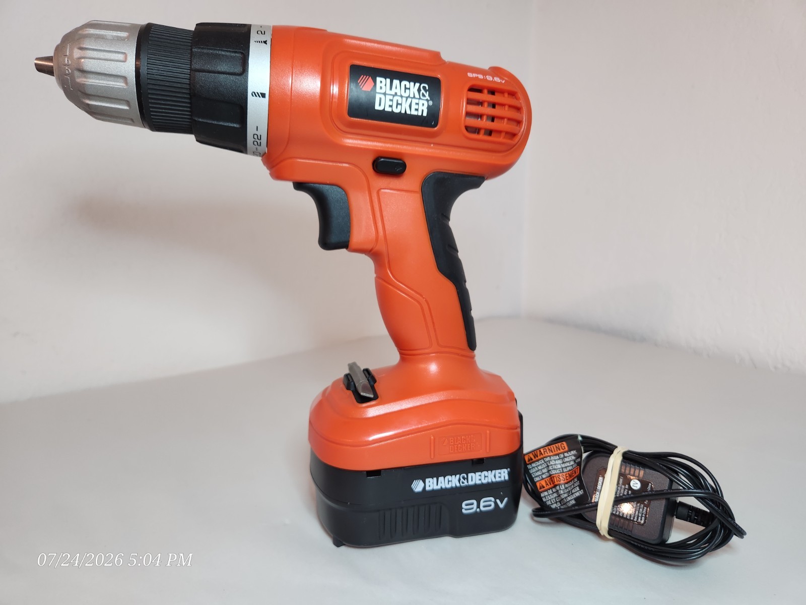 Black & Decker 9.6V Cordless Drill Driver w/ Battery & Charger Tested Works